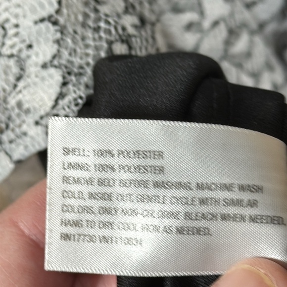 Sleeveless Black and White Dress Lined With Collar Size Small - Picture 7 of 10